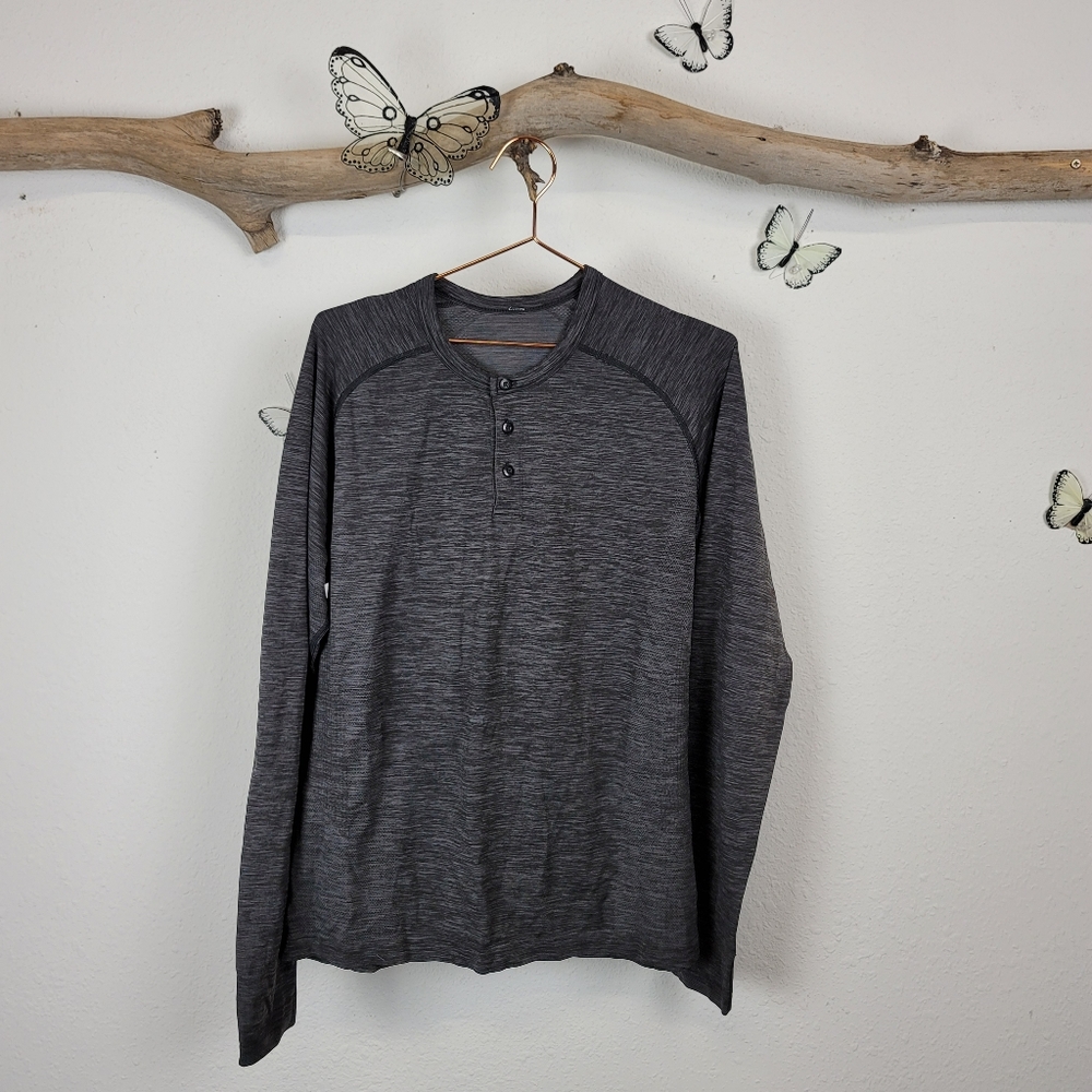 Lululemon metal vent tech henley